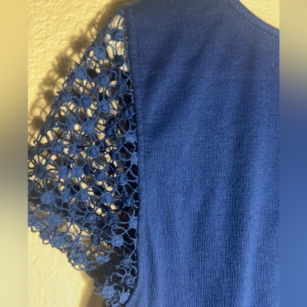 LARGE CATO Crochet Top Blue - Picture 12 of 12